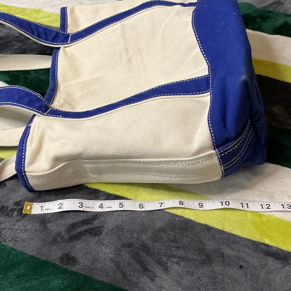 Lands' End Canvas Tote in Cream with Blue Trim - Picture 8 of 13
